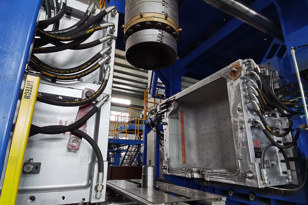 3 Katlı IBC Tankı HDPE Konteyner Ekstrüzyon Şişirme Makinesi